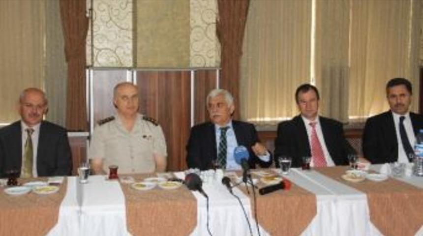 Vali Alimoğlu Kahvaltıda Basınla Bir Araya Geldi