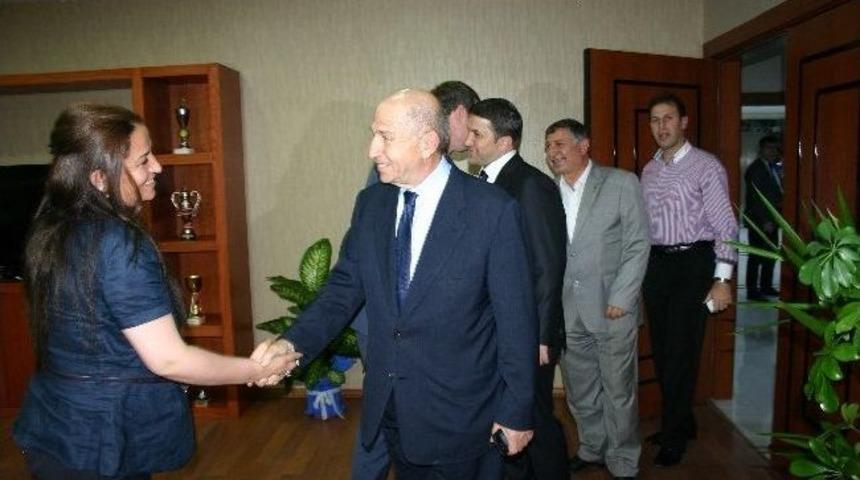 Stso Y&ouml;netim Kurulundan Belediye'ye Ziyaret