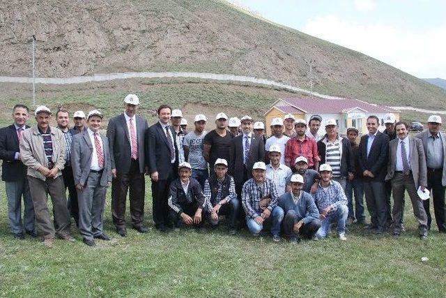 Hakkari Üniversitesi Kampüsünde Hummalı Çalışma