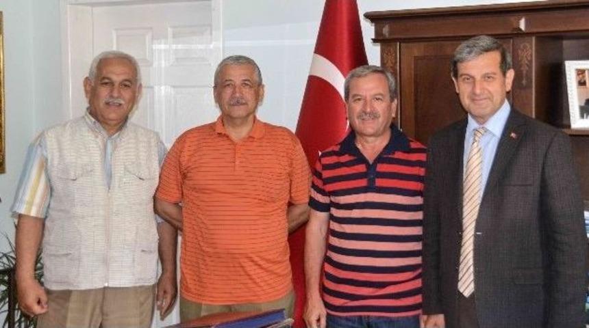 Emekli Tapuculardan Başkan &Ouml;zkan&rsquo;a Anlamlı Ziyaret