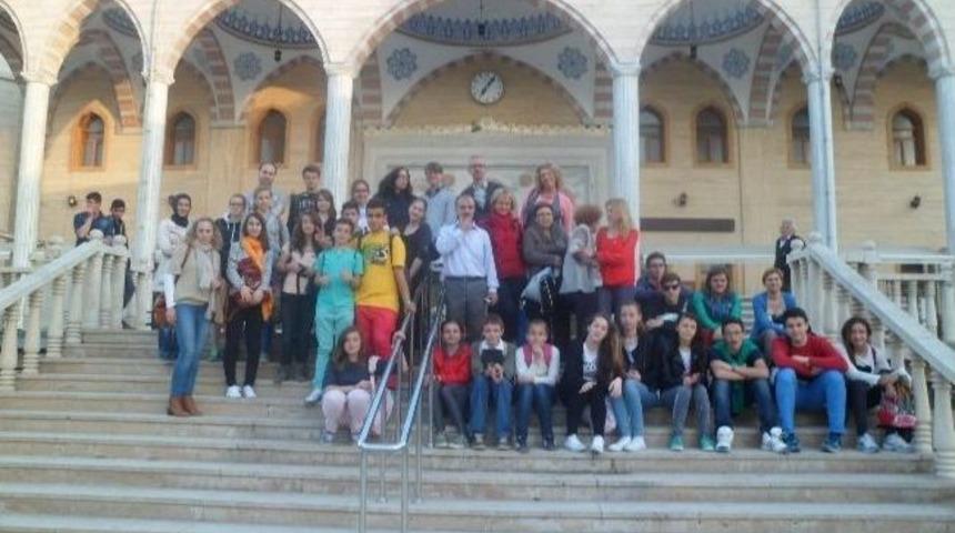 Yabancı Konuklar Vezirk&ouml;pr&uuml;&rsquo;ye Hayran Kaldı