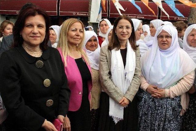 Bakan İslam, Şalvarlı Belediye Başkanı Akgün'den “şalvar” İstedi