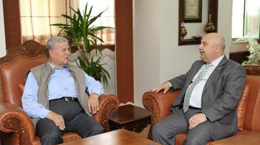 İşadamı Ali K&uuml;t&uuml;k, Adıyaman &Uuml;niversitesi&rsquo;nde Konferans Verdi