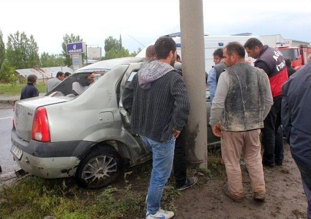 Ağrı’da Ambulans Otomobille Çarpıştı: 3 Yaralı