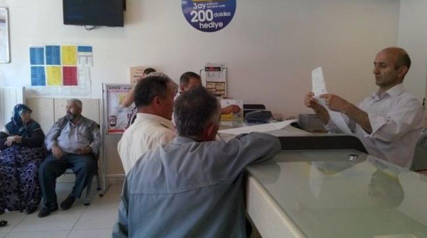 Belde Sakinlerinden Ptt'de Sıra Tepkisi