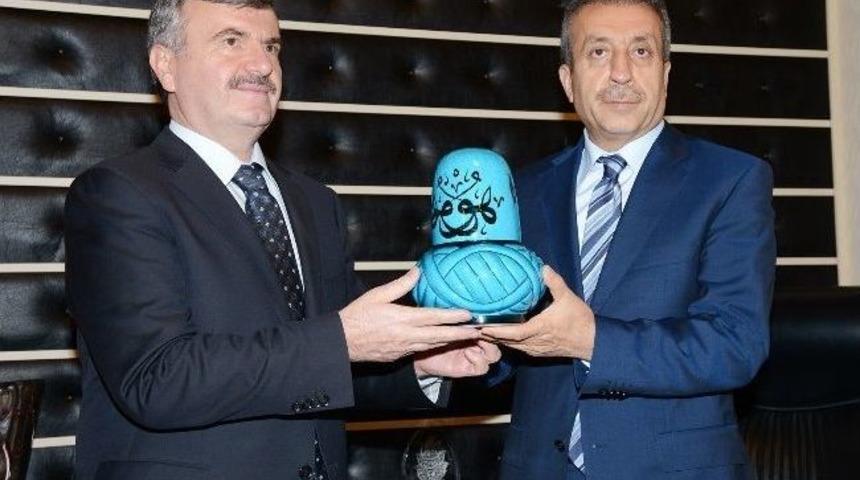 Bakan Eker&rsquo;den Başkan Aky&uuml;rek&rsquo;e Ziyaret