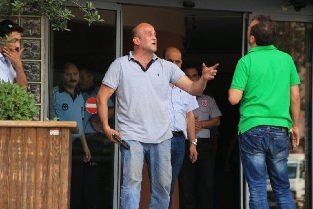 Nazilli'de Belediye &Ouml;n&uuml;nde İntihar Girişimi