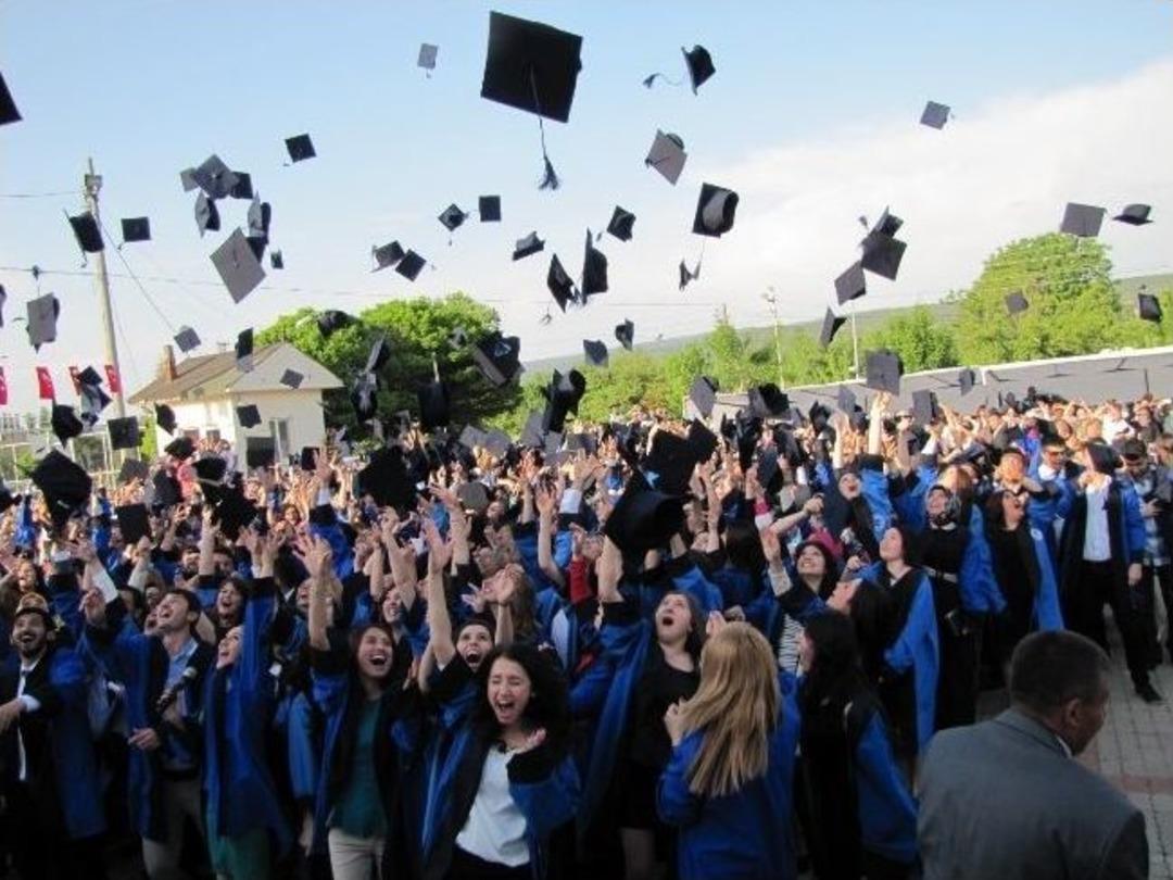 Hisarcık Myo'da Mezuniyet Coşkusu