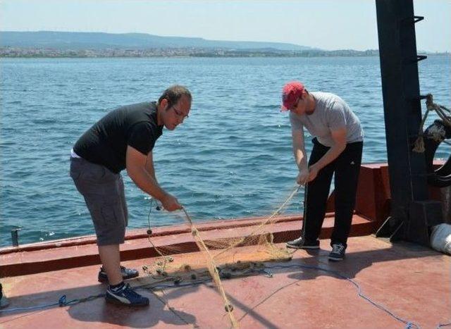 Rektörden Balık Tutmayı Öğrenen Üniversite Öğrencilerine Tam Not