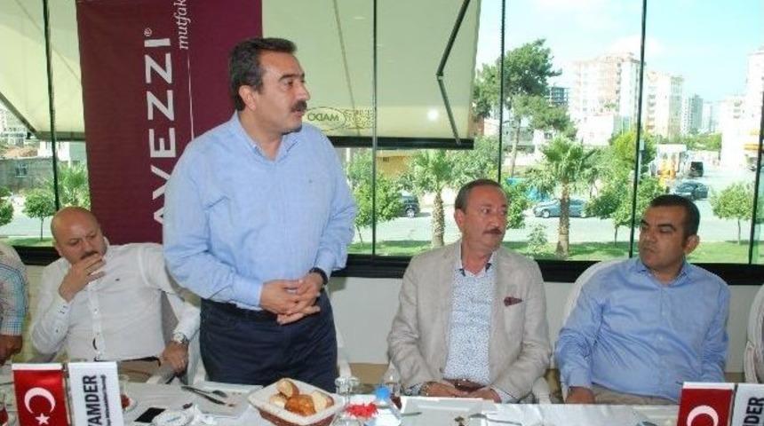 &Ccedil;etin, M&uuml;teahhitlere S&ouml;z Verdi