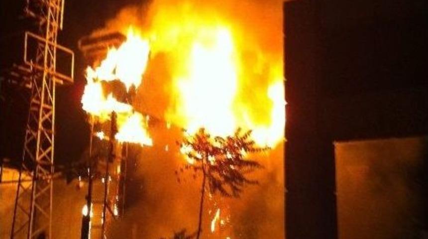 Bursa'da Tinerciler İşyerini Yaktı