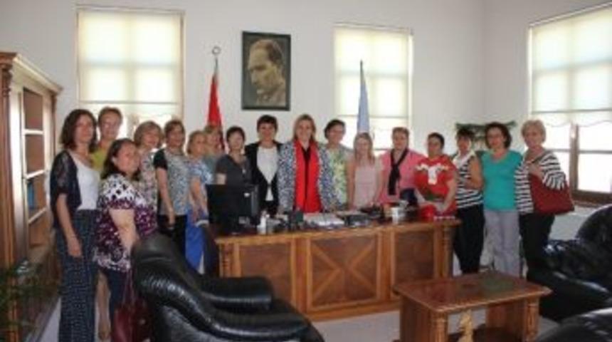 Chp İl Kadın Kolları&rsquo;ndan Başkan Uyar&rsquo;a &ldquo;hayırlı Olsun&rdquo; Ziyareti