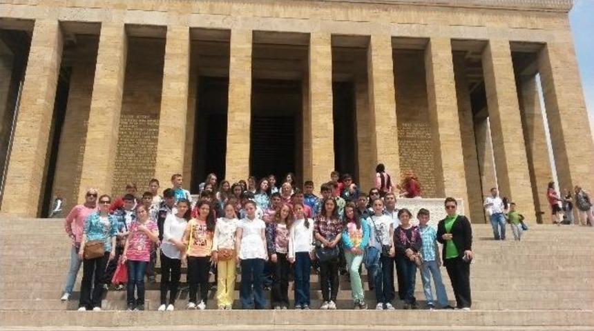 Budaklar &Ouml;ğrencilerinden Ankara &Ccedil;ıkartması