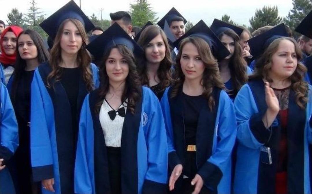 506 &Uuml;niversiteli İ&ccedil;in Veda Zamanı