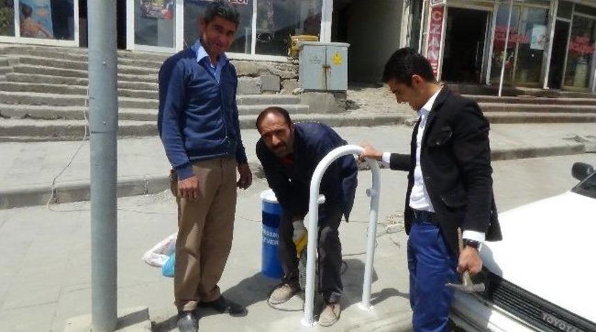 Belediye&rsquo;den &Ccedil;ift Dilli &Ccedil;&ouml;p Kutusu &Ccedil;alışması