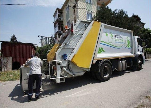 Kartal’a Çevre Dostu Akülü Çöp Arabaları