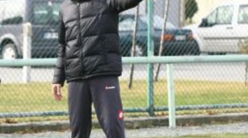 &Ccedil;aykur Rizespor Yardımcı Antren&ouml;r Mehmet Ali Karaca İle Teknik Direkt&ouml;rl&uuml;k İ&ccedil;in G&ouml;r&uuml;ş&uuml;yor