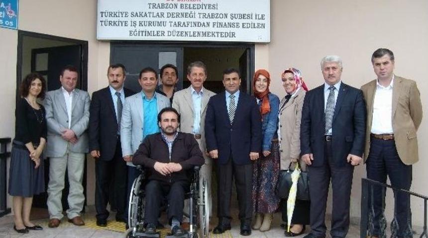 Altunbaş, Sakat Ve Engellilere Ziyaretlerini Sürdürüyor