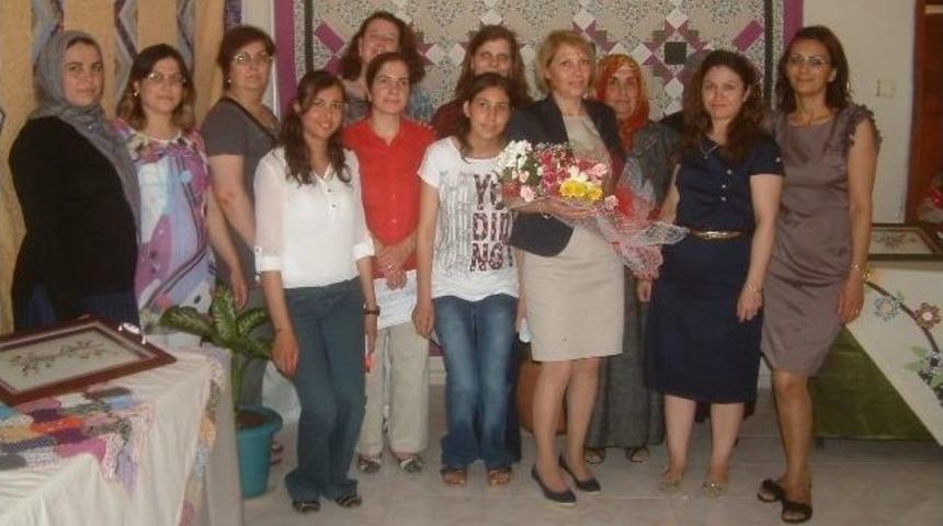 Burhaniye Halk Eğitimde Sergi Sezonu A&ccedil;ıldı