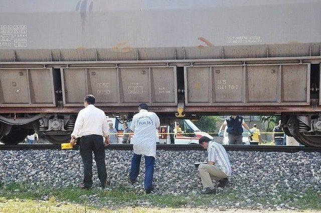 İnşaat İşçisi Trenin Altında Can Verdi