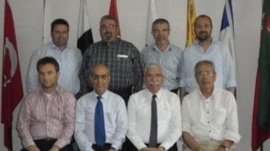 İzvak&rsquo;ta &Ouml;d&uuml;ller Cuma'ya Sahiplerini Buluyor