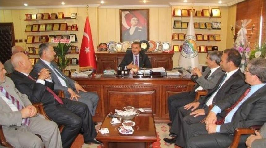 Hala&ccedil;oğlu&rsquo;ndan Başkan Tuna&rsquo;ya Ziyaret
