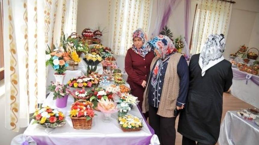 Altındağ&rsquo;ın Altın Ellerinin Yılsonu Sergisi Başladı