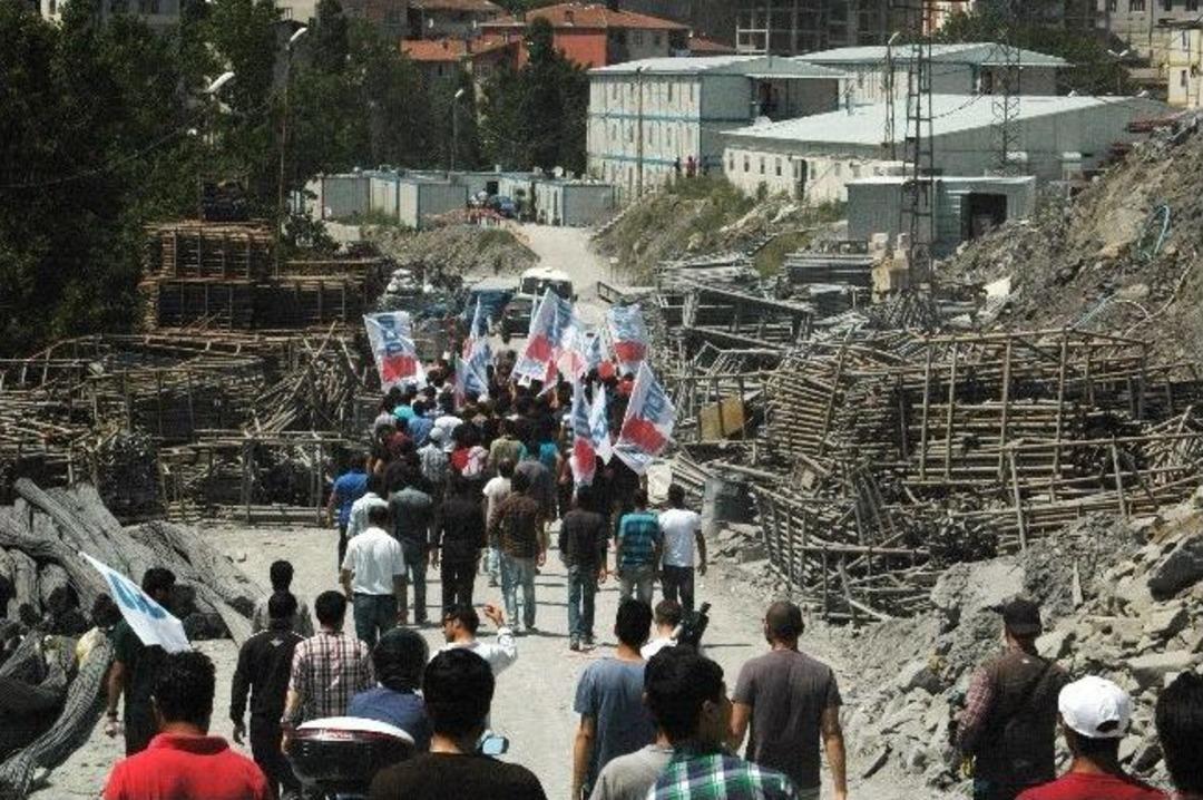 İş&ccedil;iler, Arkadaşlarının &Ouml;ld&uuml;ğ&uuml; Şantiyede Eylem Yaptı