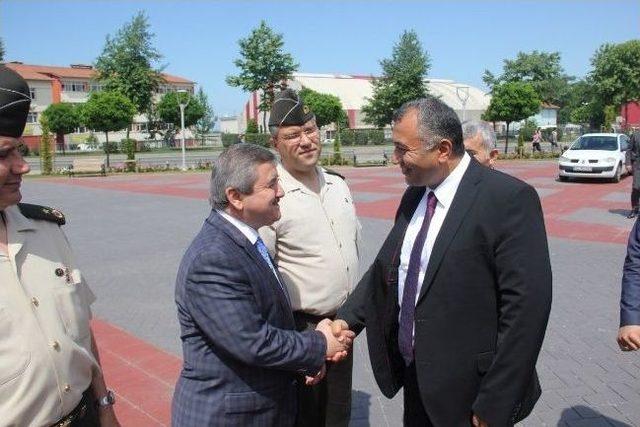 Vali &Ccedil;ift&ccedil;i, Fatsalılara Veda Etti 1