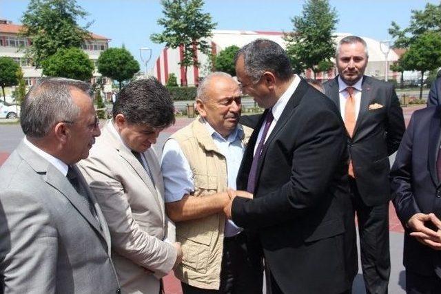 Vali &Ccedil;ift&ccedil;i, Fatsalılara Veda Etti 2