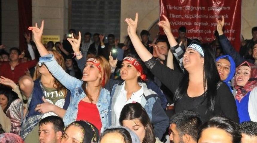 &Uuml;rg&uuml;p&rsquo;te Ali Kınık Konseri