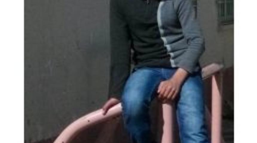 Başına Taş D&uuml;şen &Ccedil;ocuk Hayatını Kaybetti