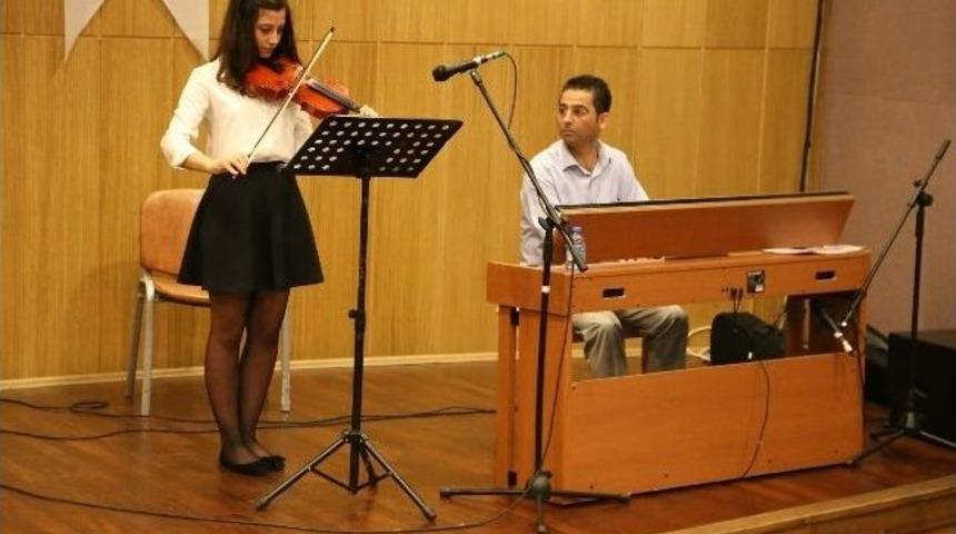 B&uuml;y&uuml;k&ccedil;ekmeceli Kursiyerlerden Keman Ziyafeti