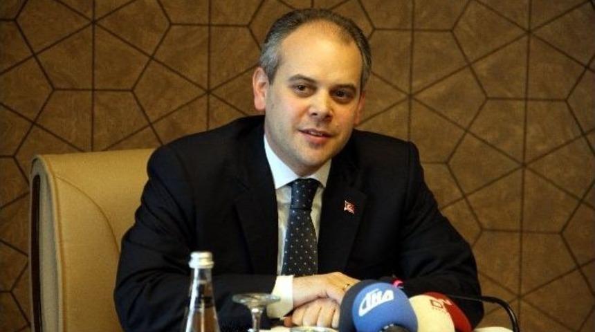 Gen&ccedil;lik Ve Spor Bakanı Kılı&ccedil; Madalya Alan Sporcularla Bir Araya Geldi