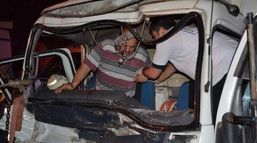 Tem Otoyolunda Trafik Kazası : 2 Yaralı