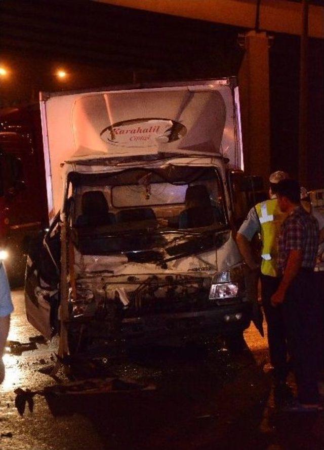 Tem Otoyolunda Trafik Kazası : 2 Yaralı