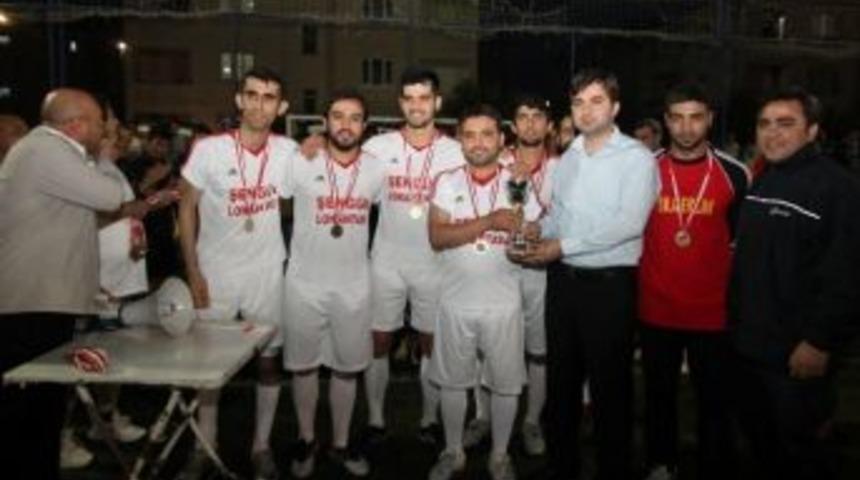 Karaisalı Kaymakamlığı Halı Saha Futbol Turnuvası Sona Erdi