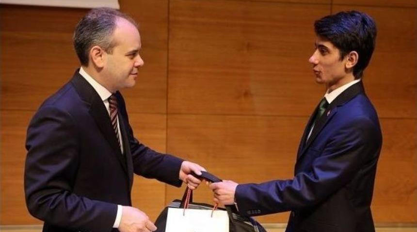 Milli Sporcu Pak Çin Yolcusu