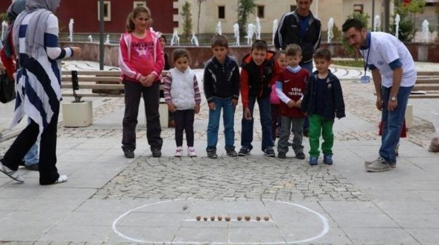 &Uuml;niversite Bilim K&uuml;lt&uuml;r-sanat Şenliği Zek&acirc; Oyunlarıyla Başladı