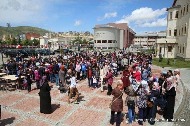 Üniversite Bilim Kültür-sanat Şenliği Zekâ Oyunlarıyla Başladı