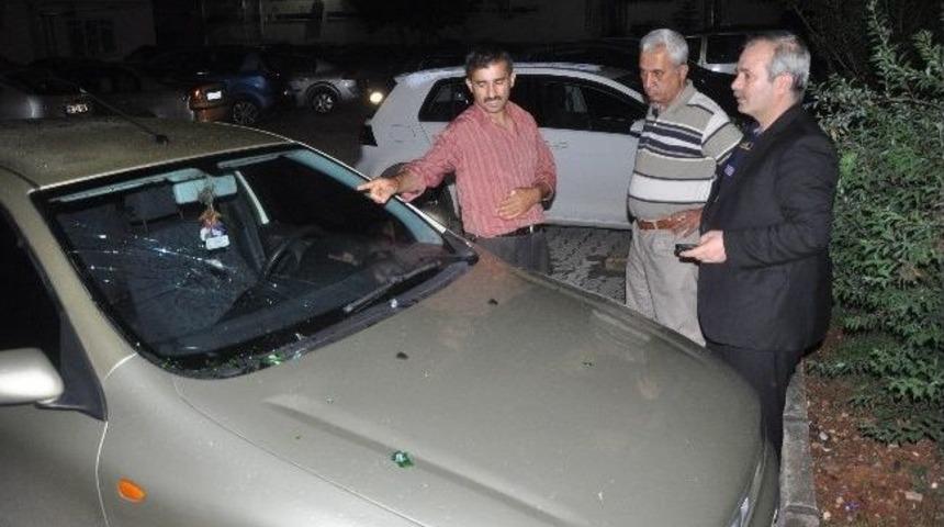 Eski Başkanın Otomobiline Saldırı