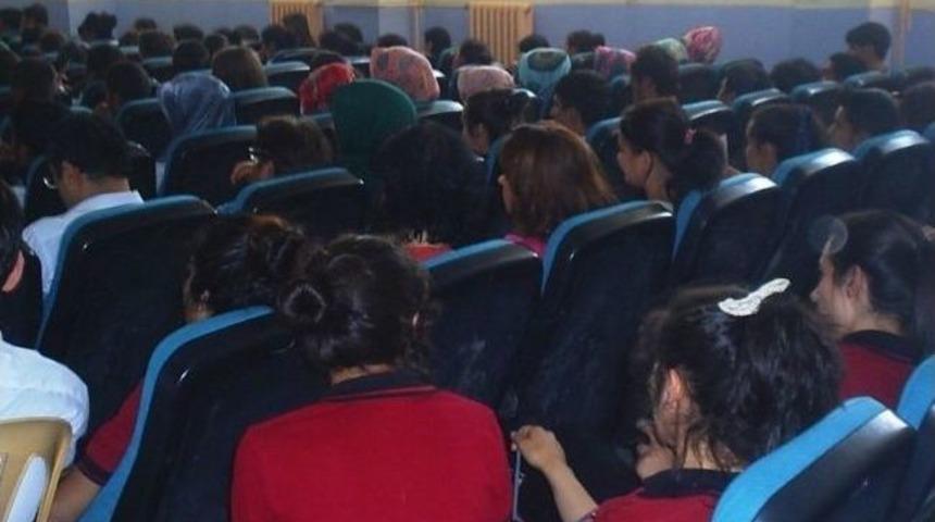 Selendi'de &ldquo;geleceğin Meslekleri&rdquo; Semineri