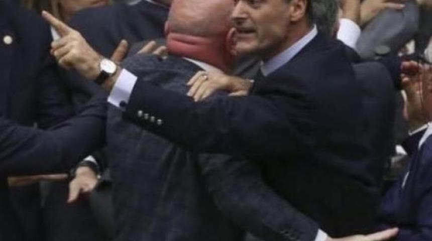 Meclis'teki kavgada dikkat çeken ayrıntı!