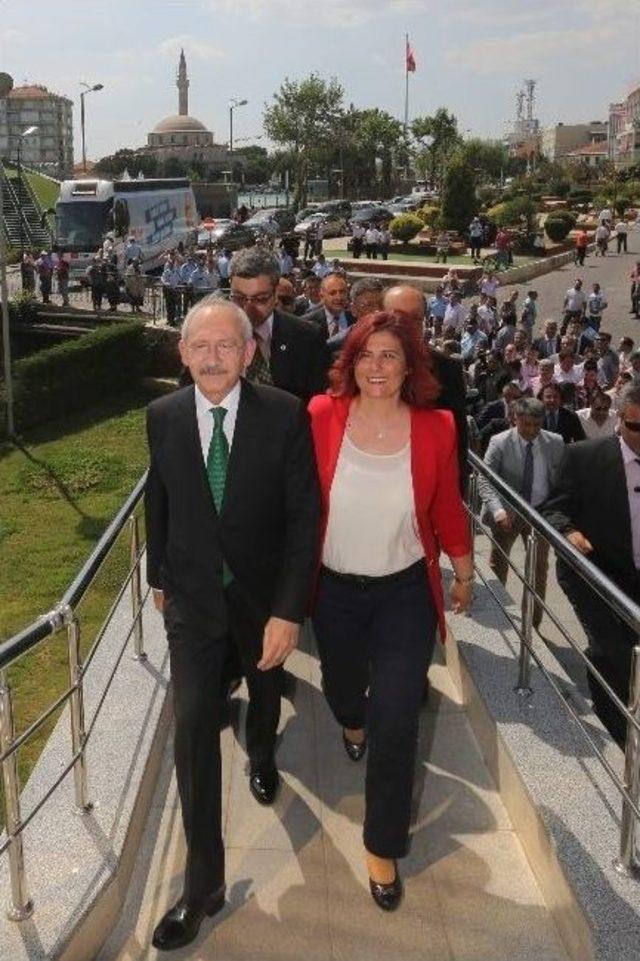 Cerçioğlu’nun Zaferini Kutlayan Chp Lideri Kılıçdaroğlu’na Aydın İnciri Ve Kabak Tatlısı İkram Edildi