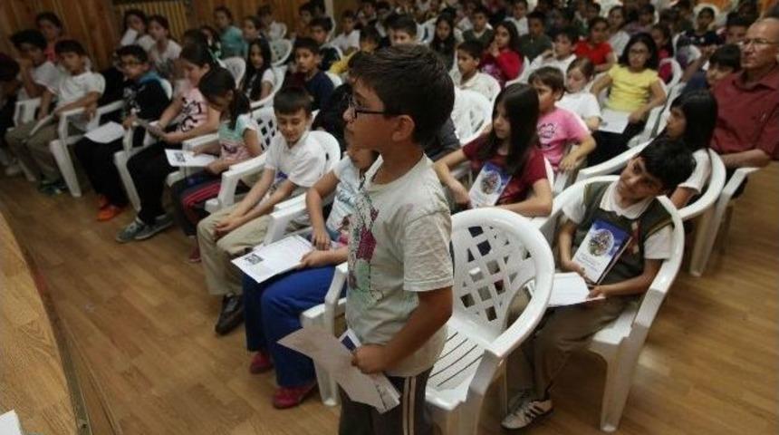 İlkokul &Ouml;ğrencileri Yerel Y&ouml;netimleri &Ouml;ğrendi