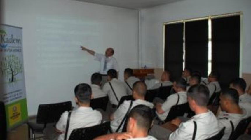 Kışlada &lsquo;aile İ&ccedil;i Şiddete Son&rsquo; Eğitimi