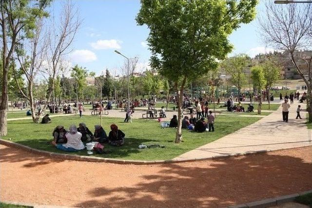 Şehitkamil’de Parklar Cıvıl Cıvıl