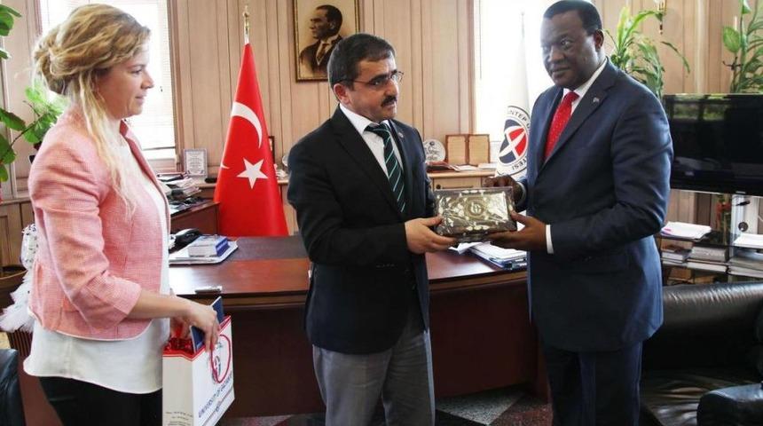 G&uuml;ney Afrika B&uuml;y&uuml;kel&ccedil;isi Khumalo, Gaziantep'te