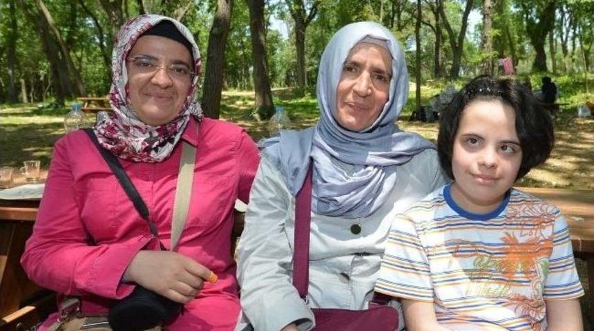 Engelli Vatandaşlar Piknikte Bir Araya Geldi