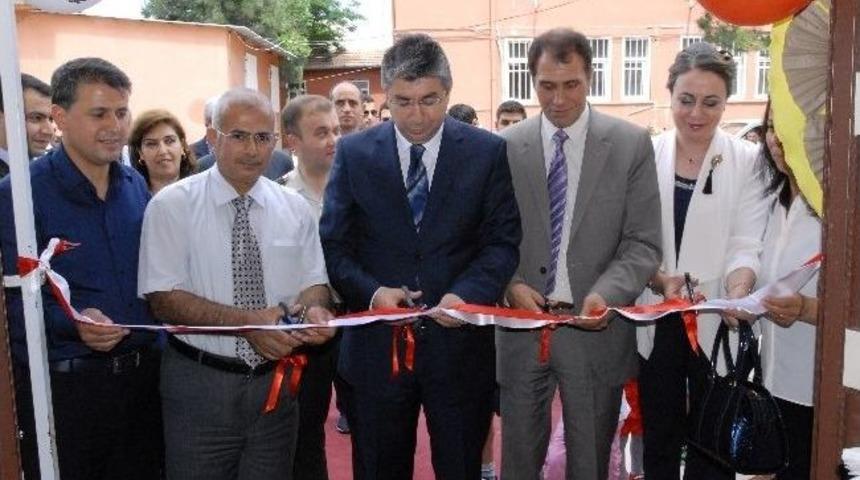 Ergani &Ccedil;atom'da Yapılan &Uuml;r&uuml;nler Sergilendi